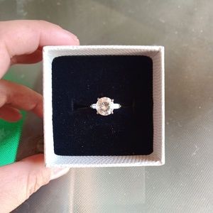 18k Gold CZ Ring